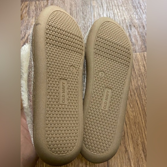 Old Navy Slippers Size 7 - Picture 10 of 10